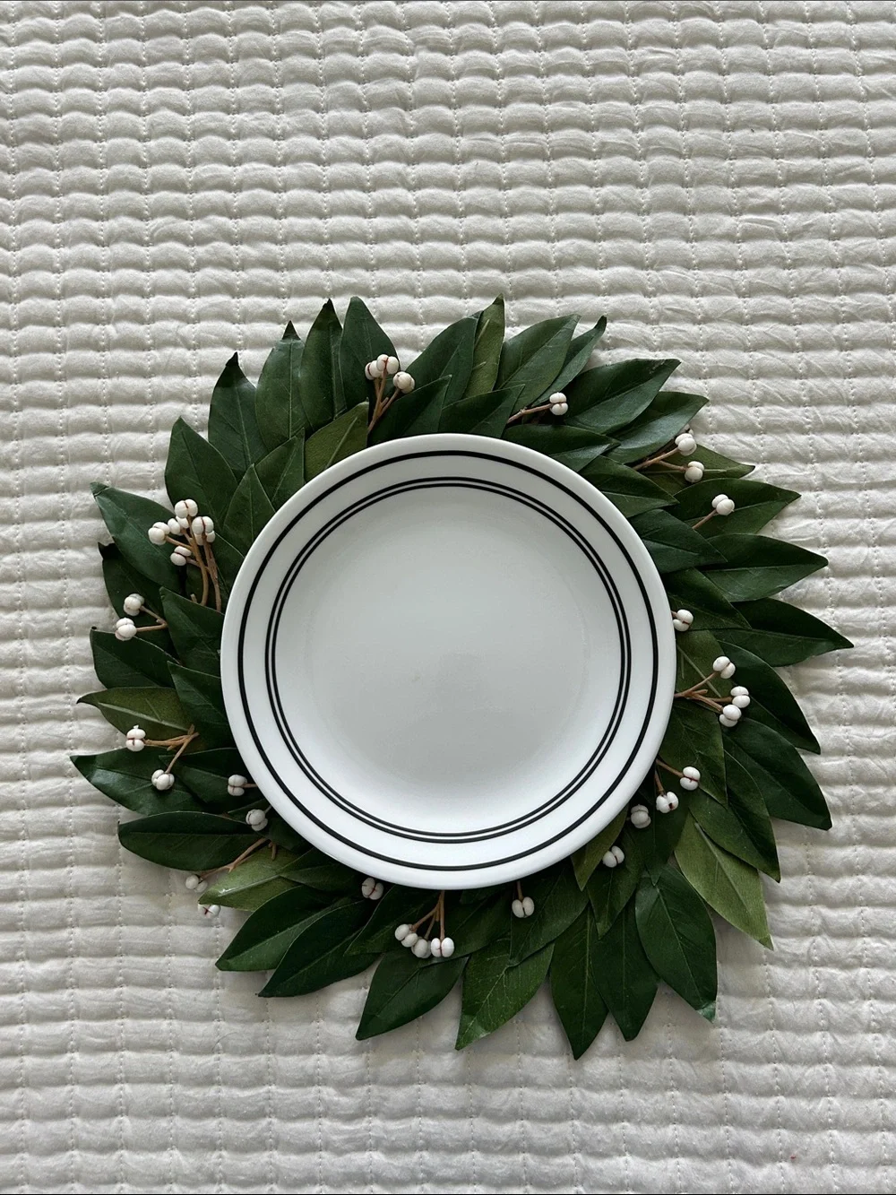 Pottery Barn Leafy Plate Chargers, Set of 4 (Set A)